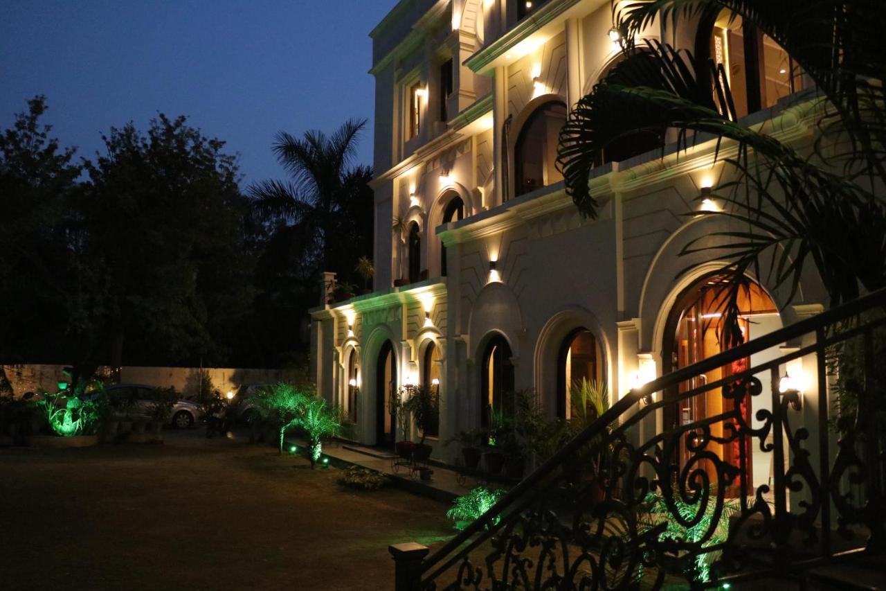 Hotel Pushap Palace Patiāla Exteriör bild