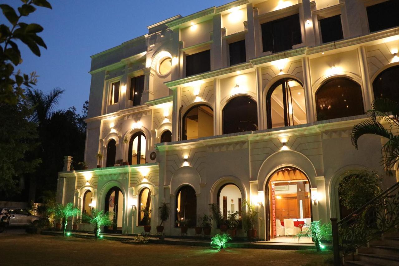 Hotel Pushap Palace Patiāla Exteriör bild